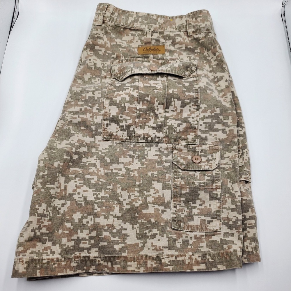 Cabelas Mens Digital Camo Cargo Shorts Tan Green Cotton Size 40 ST032 SFG